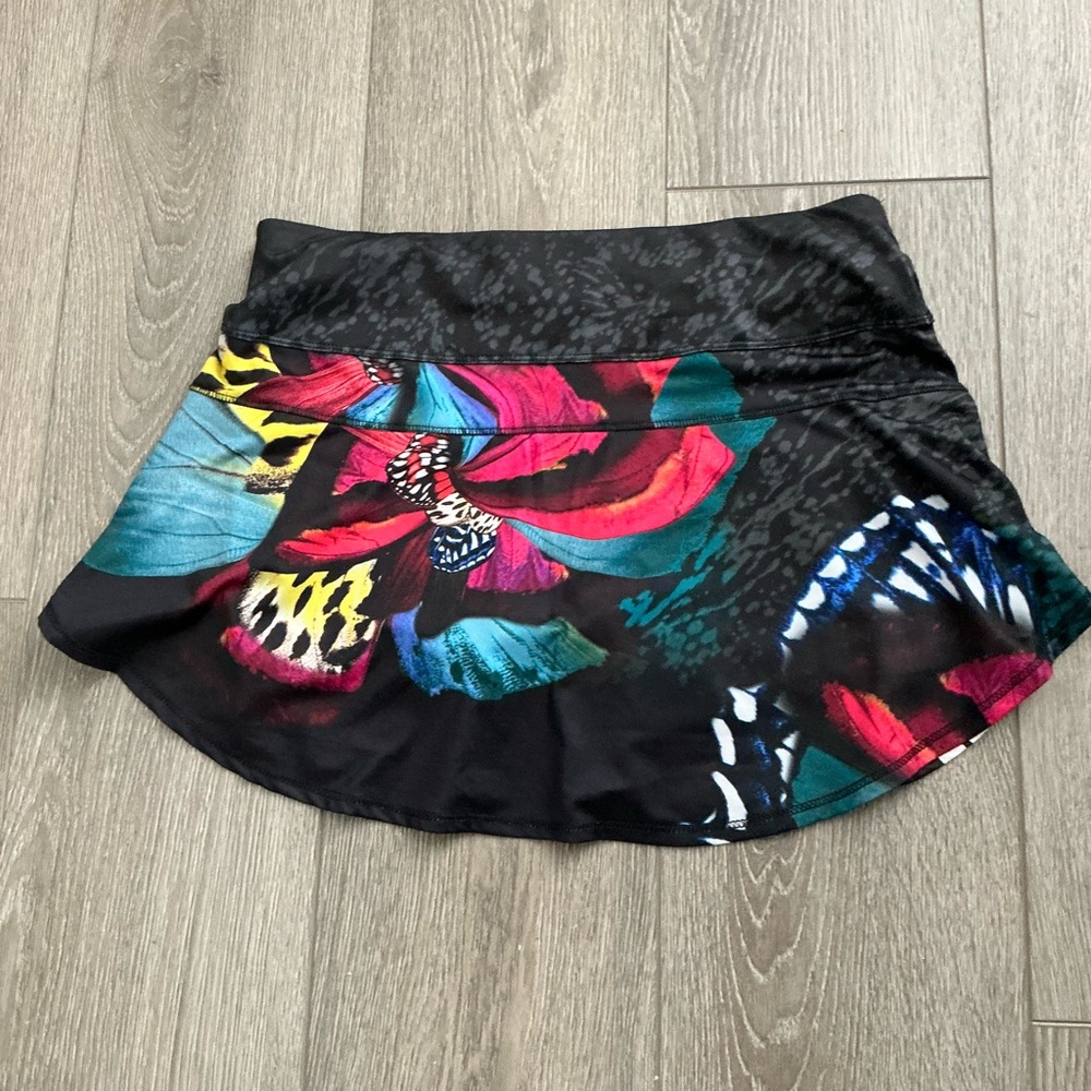 Lucky in love. Skort